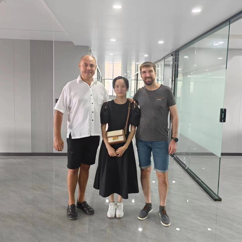 Russian customers came to our company to inspect YL-60 cartoning machine